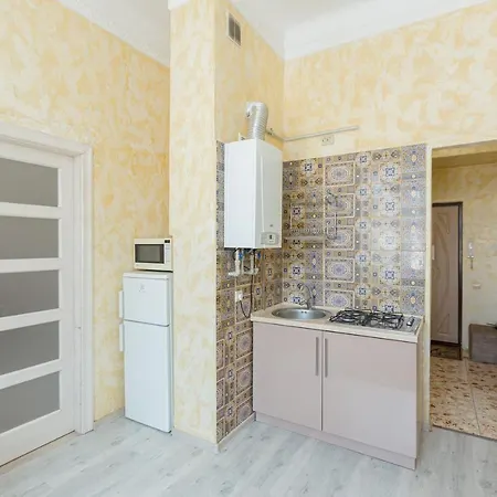 подобово вулиця данилишина біля краківського ринку місто *