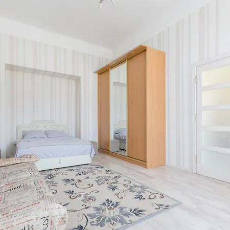 подобово вулиця данилишина біля краківського ринку місто * Lviv